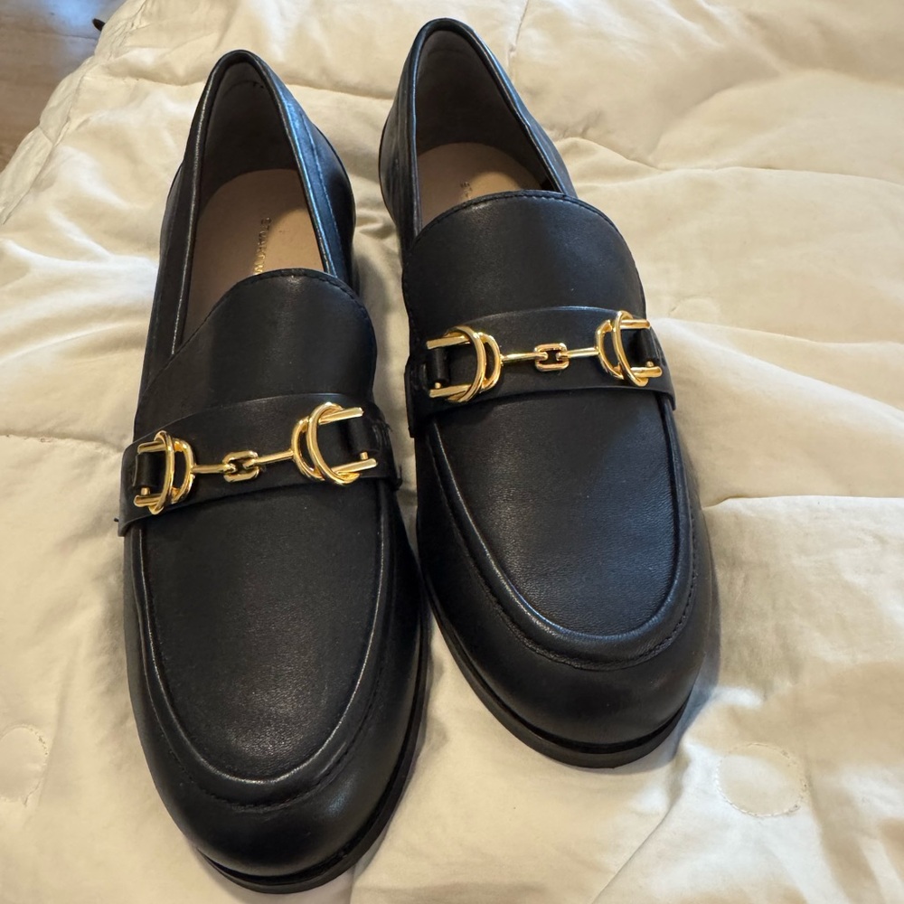 NWT Stuart Weitzman OWEN BUCKLE LOAFER, size 8